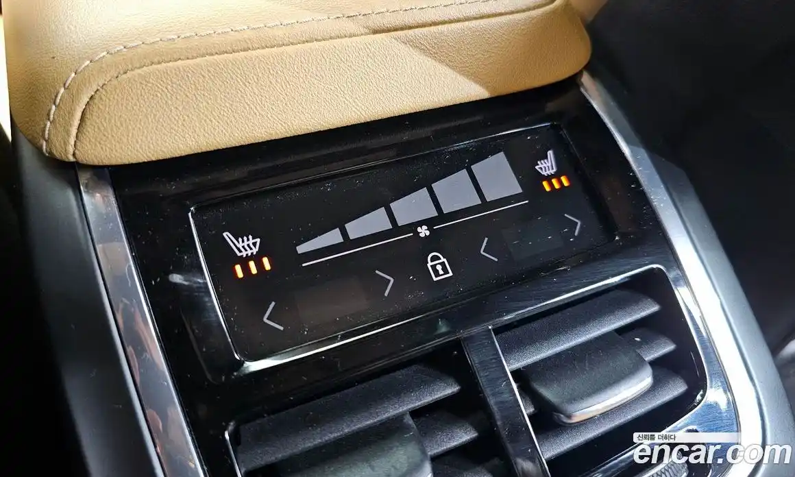Volvo XC60 2022 2.0 автомат (гидро), фото 24