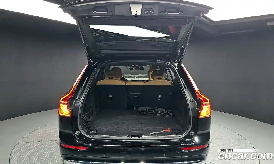Volvo XC60 2022 2.0 автомат (гидро), фото 26
