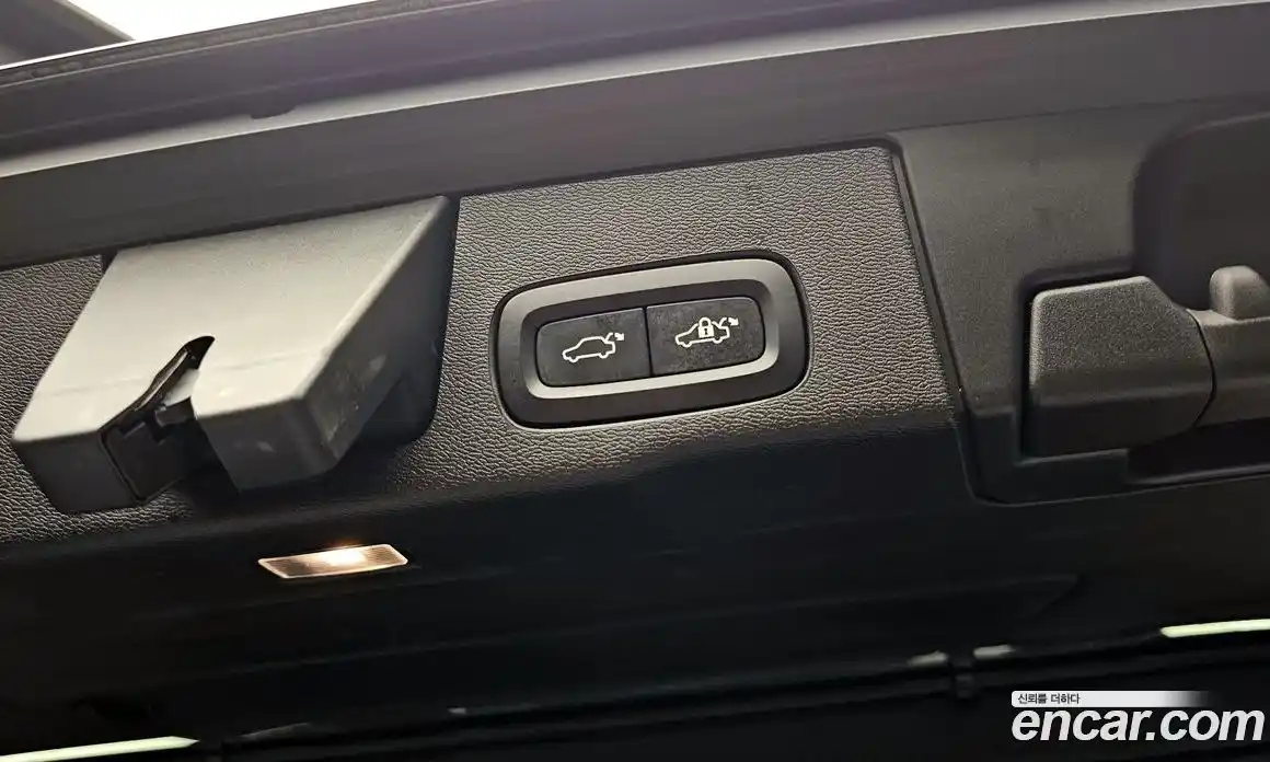 Volvo XC60 2022 2.0 автомат (гидро), фото 34