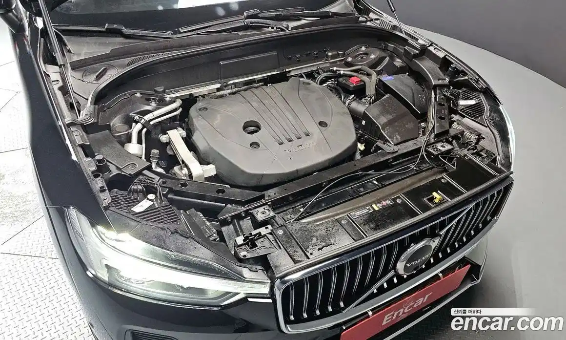 Volvo XC60 2022 2.0 автомат (гидро), фото 6