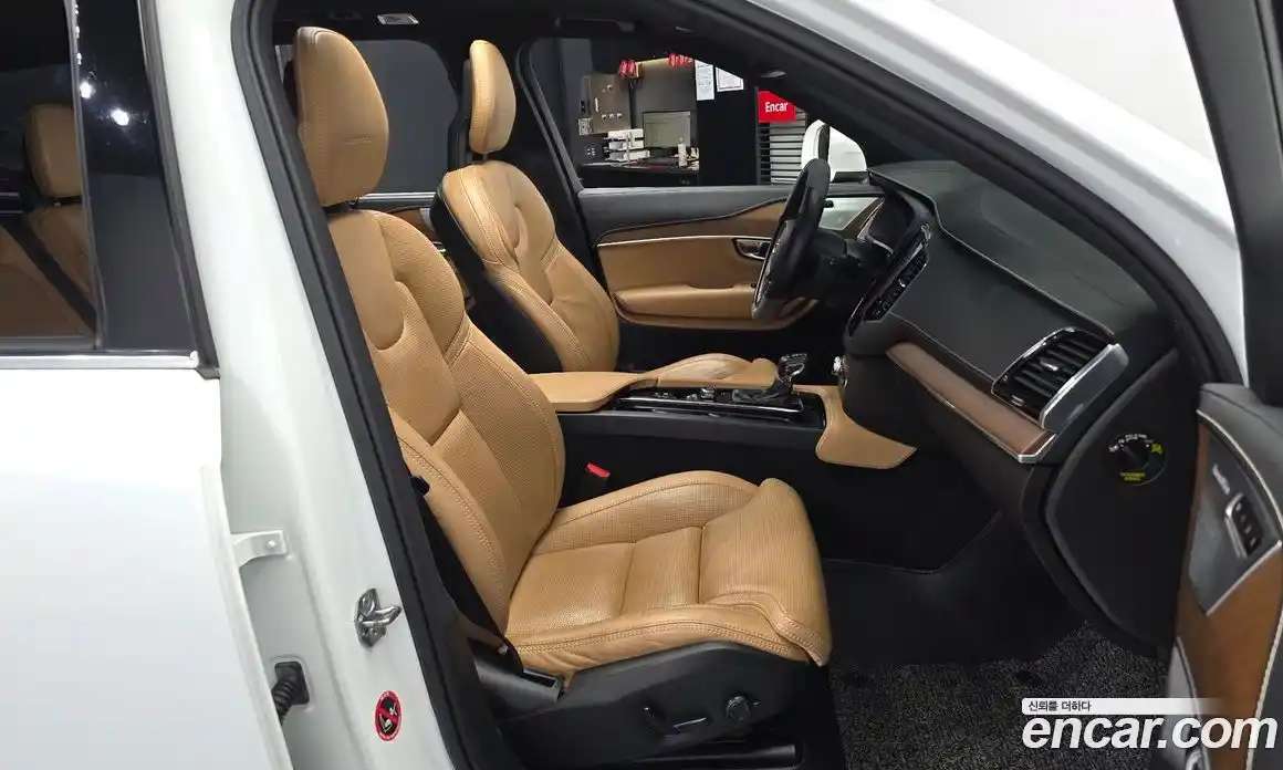 Volvo XC90 2018 2.0 автомат (гидро), фото 11