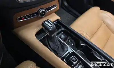 Volvo XC90 2018 2.0 автомат (гидро), миниатюра 9