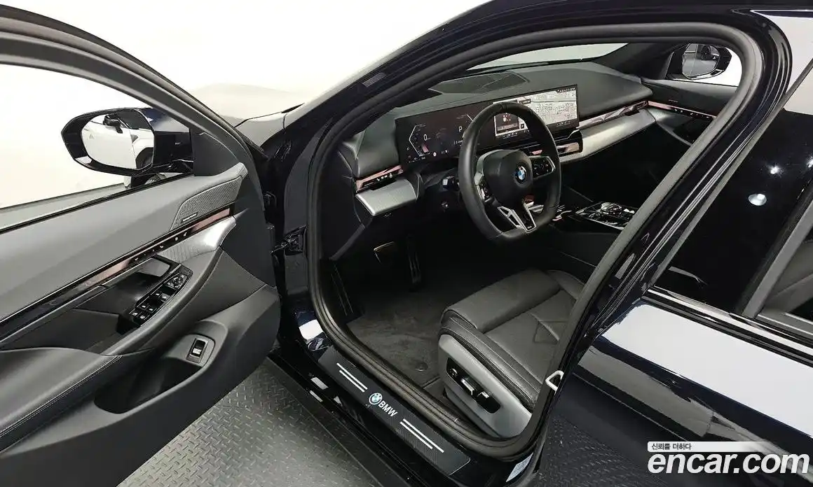 BMW 5 серия 2025 2.0 автомат (гидро), фото 12