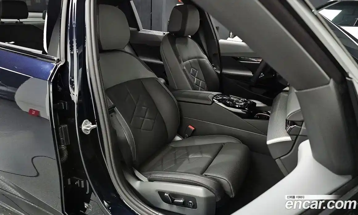 BMW 5 серия 2025 2.0 автомат (гидро), фото 15
