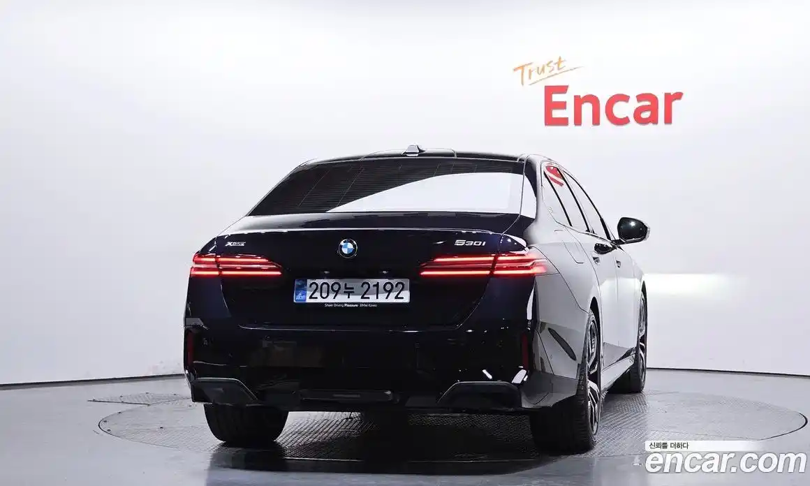 BMW 5 серия 2025 2.0 автомат (гидро), фото 3