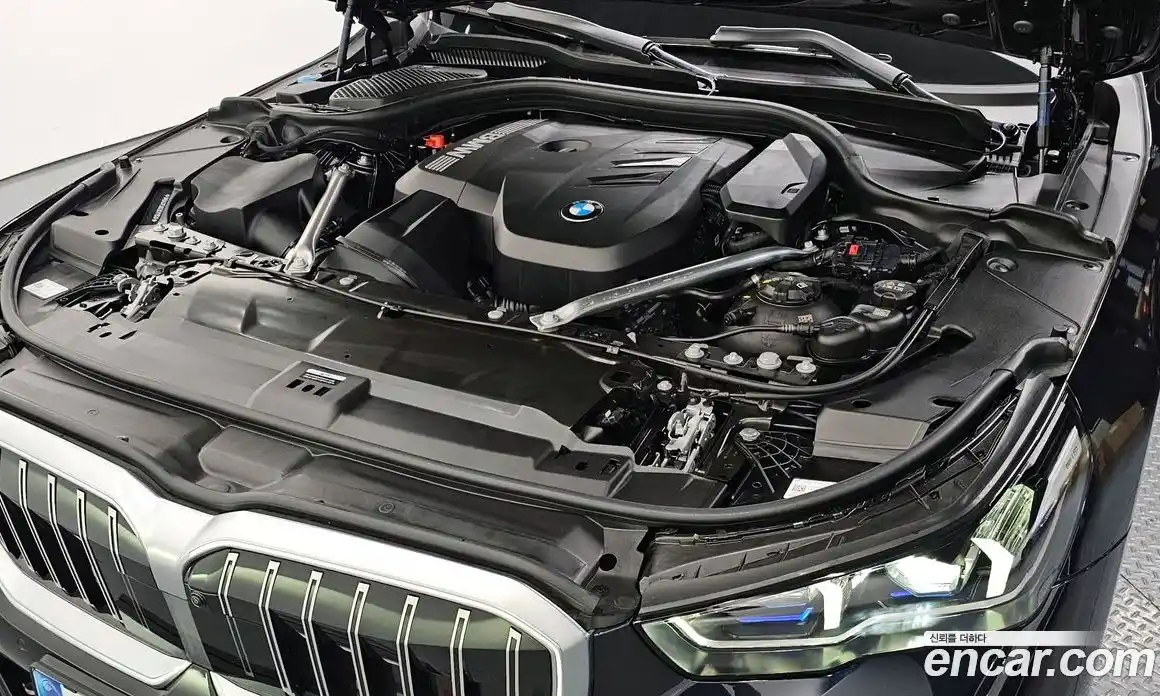 BMW 5 серия 2025 2.0 автомат (гидро), фото 5
