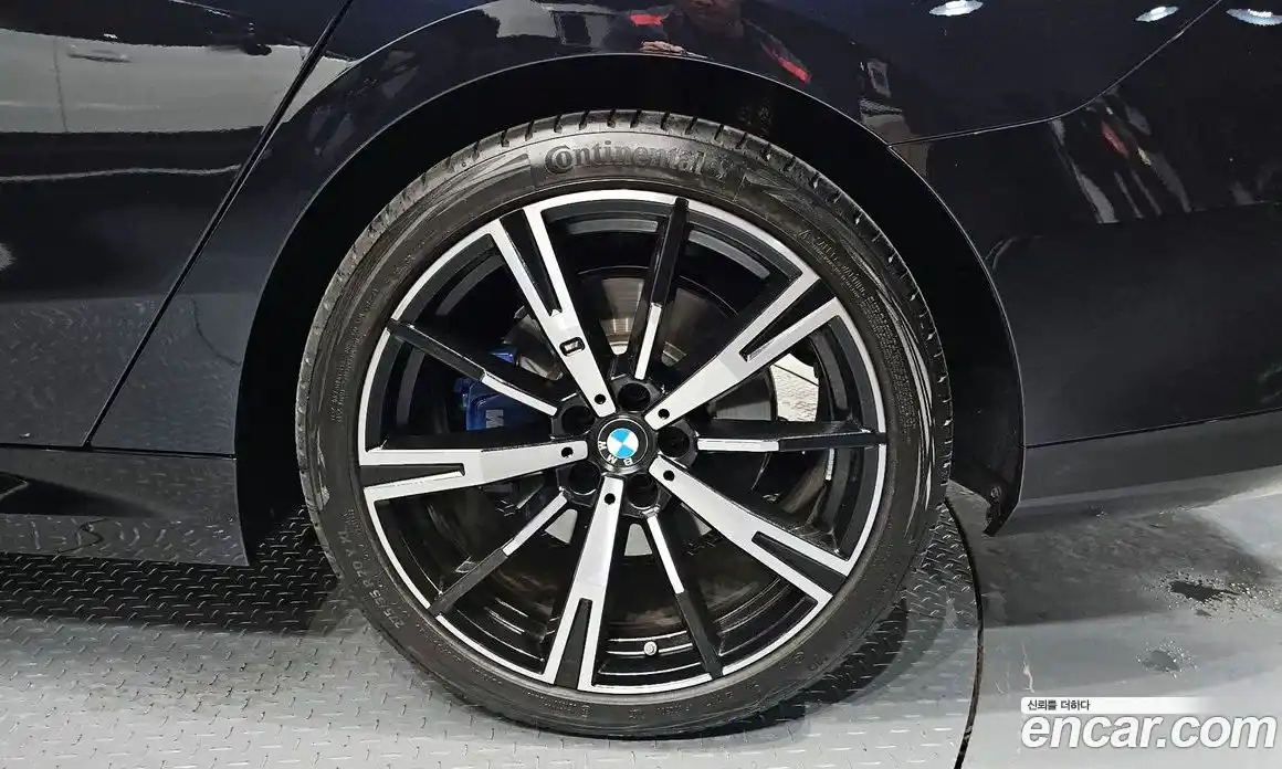 BMW 5 серия 2025 2.0 автомат (гидро), фото 6