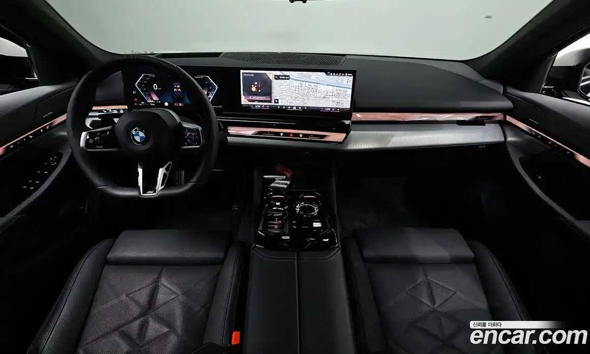 BMW 5 серия 2025 2.0 автомат (гидро), фото 9