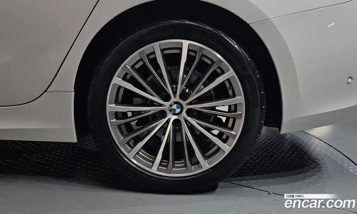 BMW 3 серия 2022 2.0 автомат (гидро), фото 6