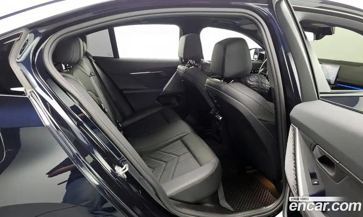 BMW 5 серия 2024 2.0 автомат (гидро), фото 18