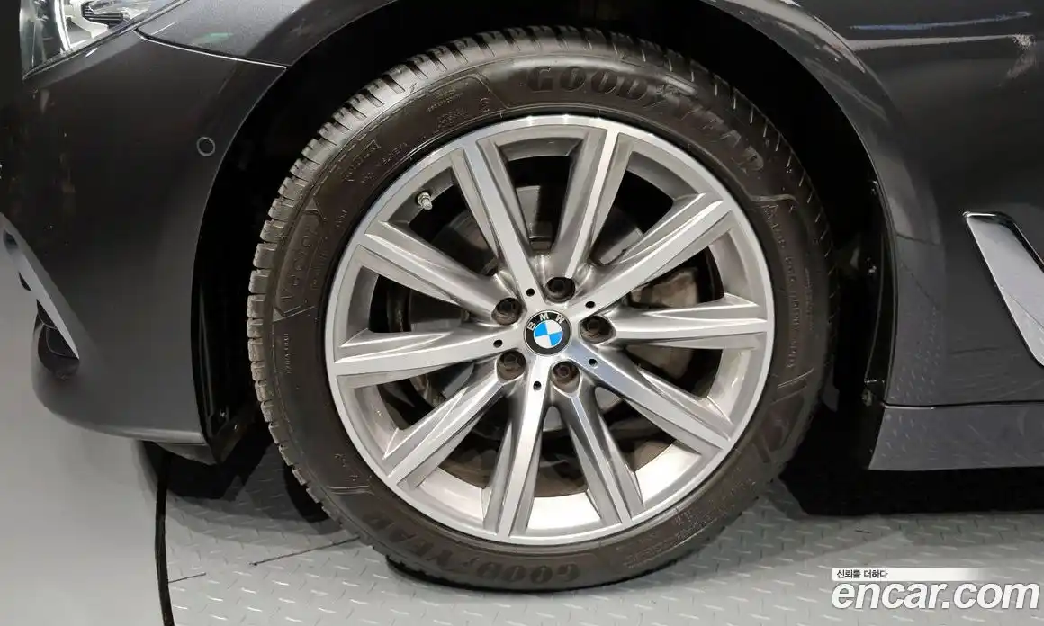 BMW 5 серия 2019 2.0 автомат (гидро), фото 5