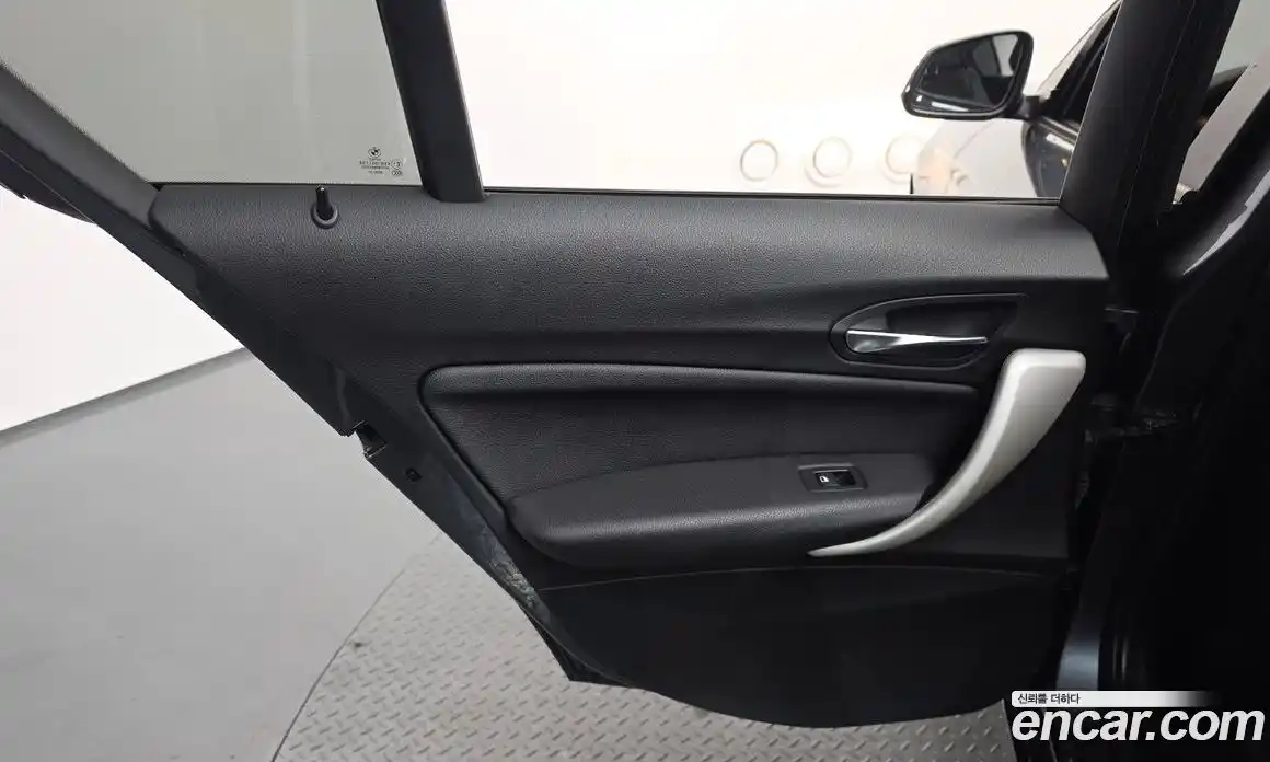 BMW 1 серия 2018 2.0 автомат (гидро), фото 15