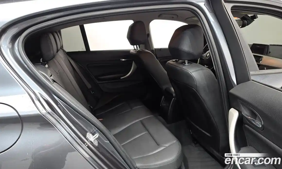 BMW 1 серия 2018 2.0 автомат (гидро), фото 17