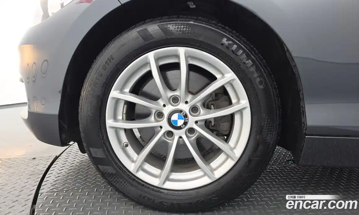 BMW 1 серия 2018 2.0 автомат (гидро), фото 5