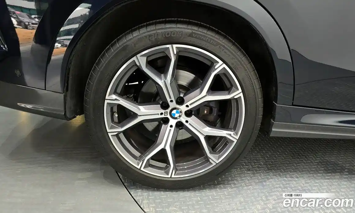 BMW X6 2022 3.0 автомат (гидро), фото 5