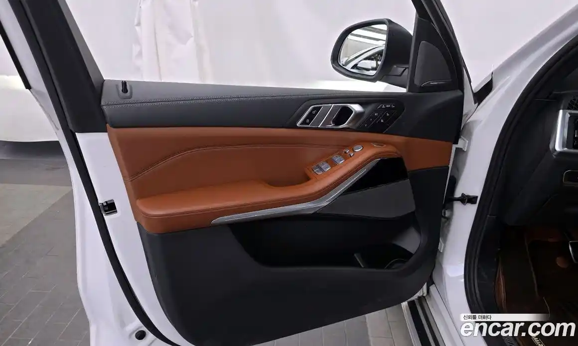 BMW X7 2023 3.0 автомат (гидро), фото 14
