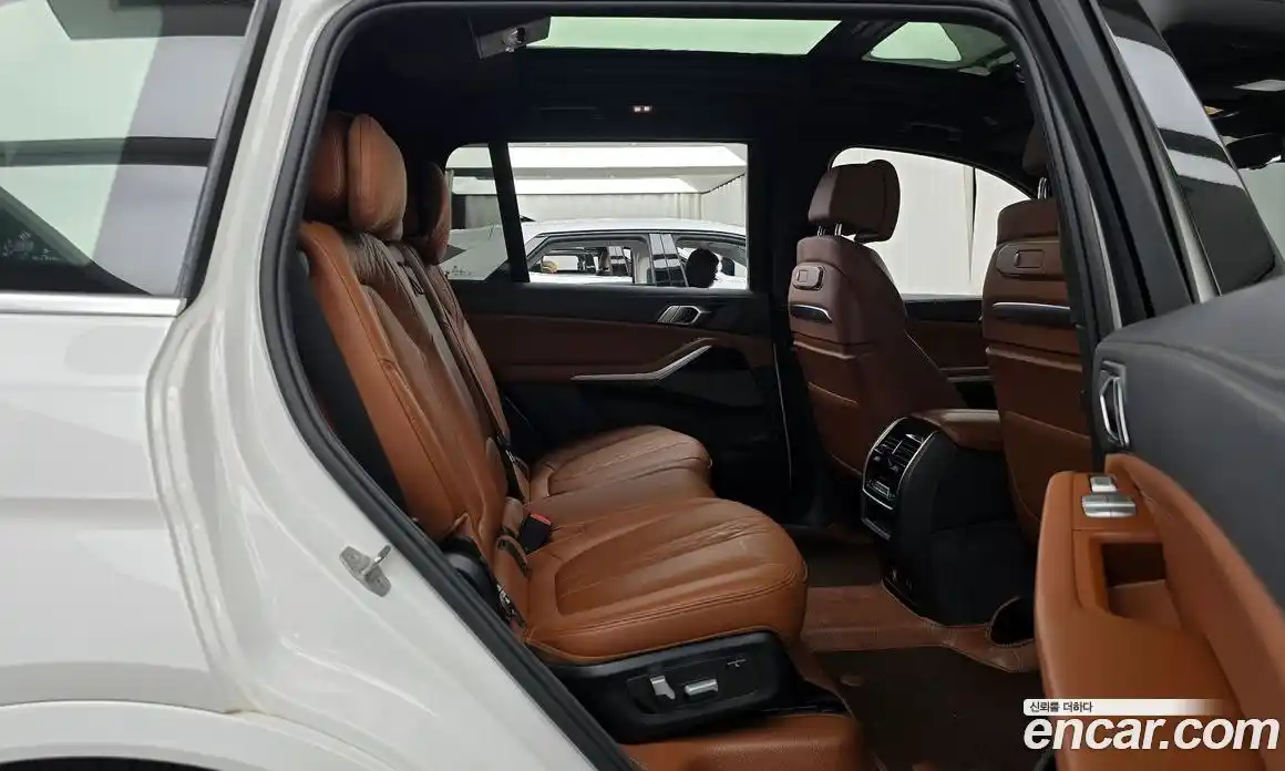 BMW X7 2023 3.0 автомат (гидро), фото 17