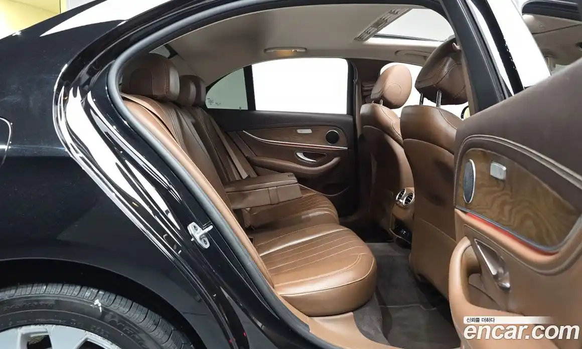 Mercedes-Benz E-Class 2019 1.9 автомат (гидро), фото 17