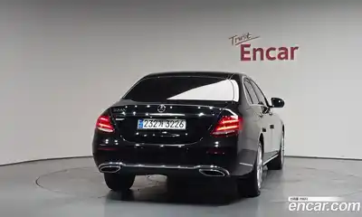 Mercedes-Benz E-Class 2019 1.9 автомат (гидро), миниатюра 3