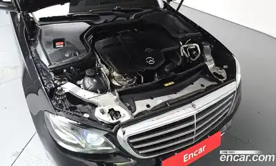 Mercedes-Benz E-Class 2019 1.9 автомат (гидро), миниатюра 5