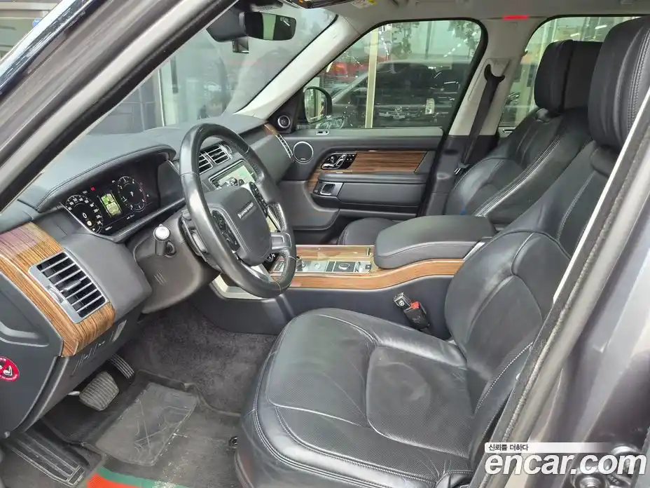 Land Rover Range Rover 2018 4.4 автомат (гидро), фото 15