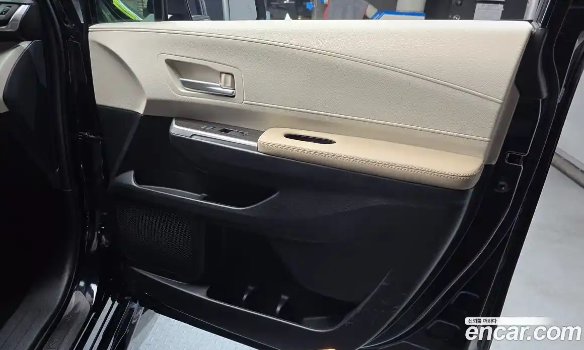 Toyota Sienna 2023 2.5 гидро, фото 15