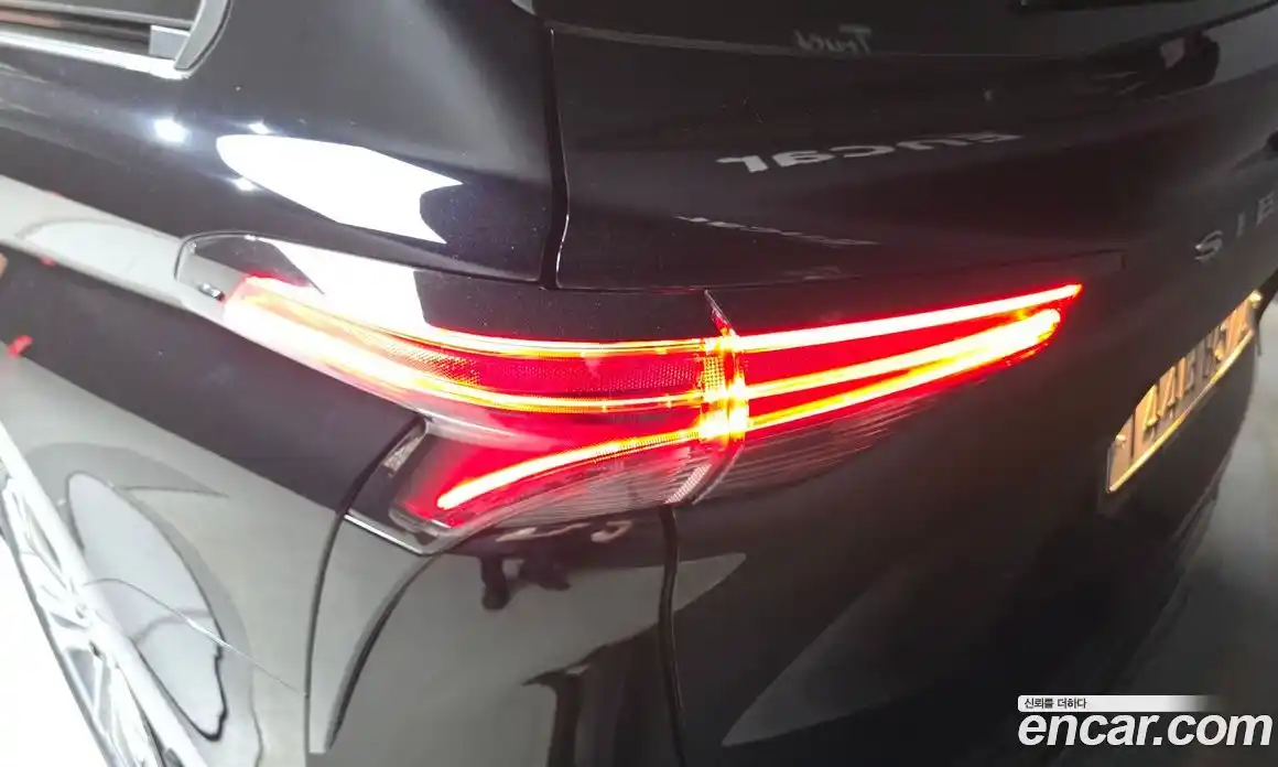 Toyota Sienna 2023 2.5 гидро, фото 9