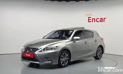 Lexus CT200h
