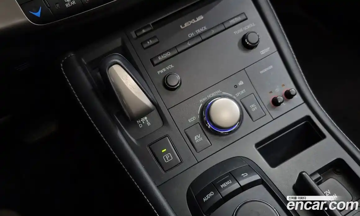 Lexus CT200h 2018 1.8 гидро, фото 12