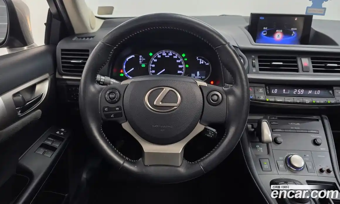 Lexus CT200h 2018 1.8 гидро, фото 19