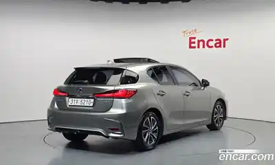 Lexus CT200h 2018 1.8 гидро, миниатюра 2