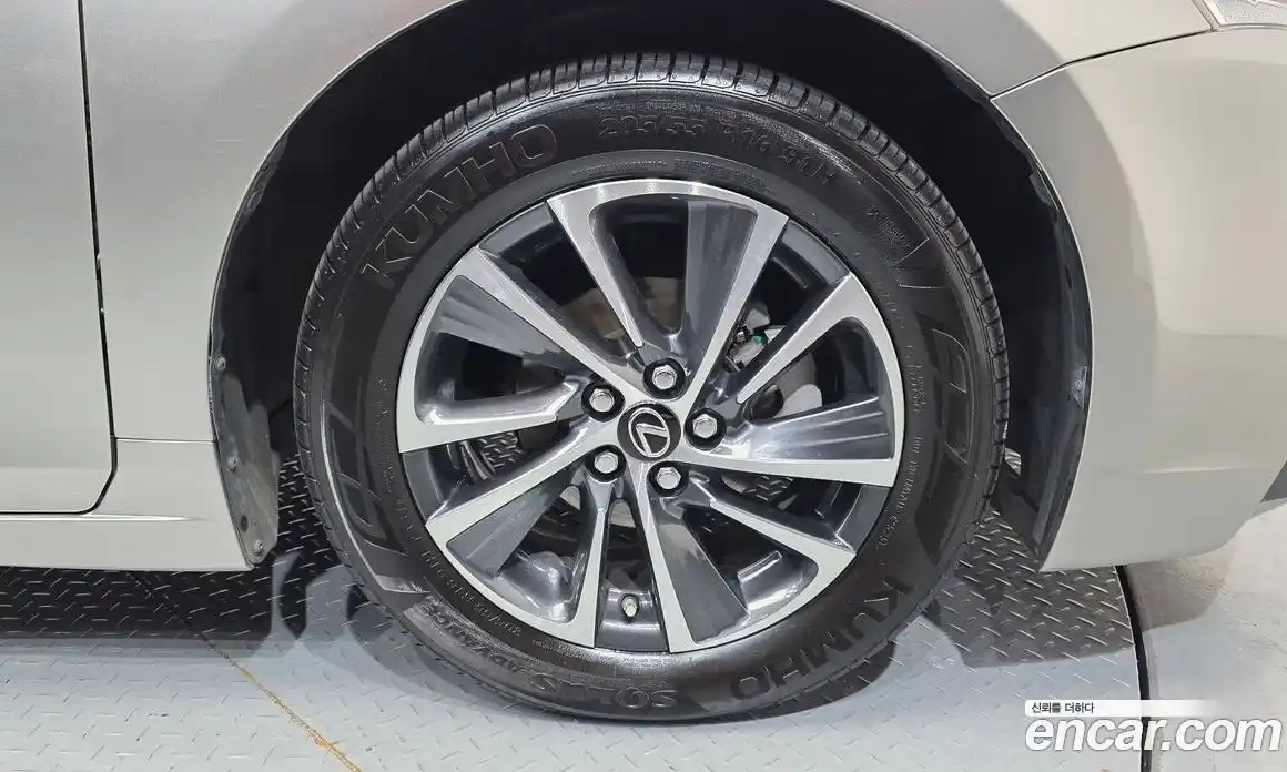 Lexus CT200h 2018 1.8 гидро, фото 5