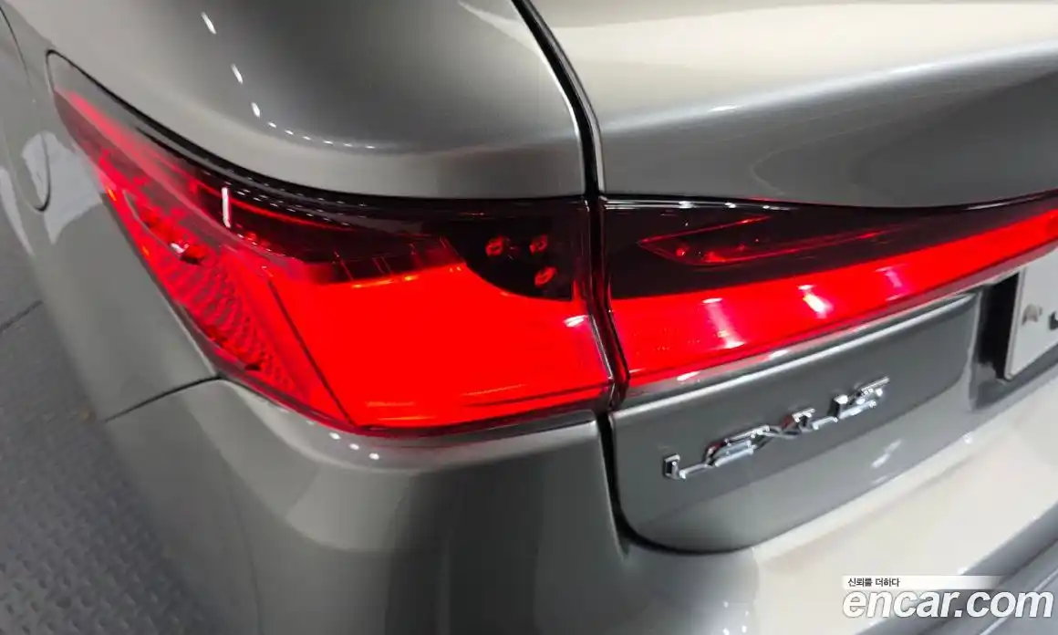Lexus CT200h 2018 1.8 гидро, фото 9