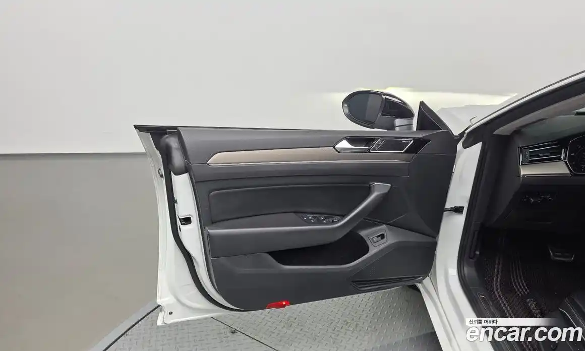Volkswagen Arteon 2019 2.0 автомат (гидро), фото 14