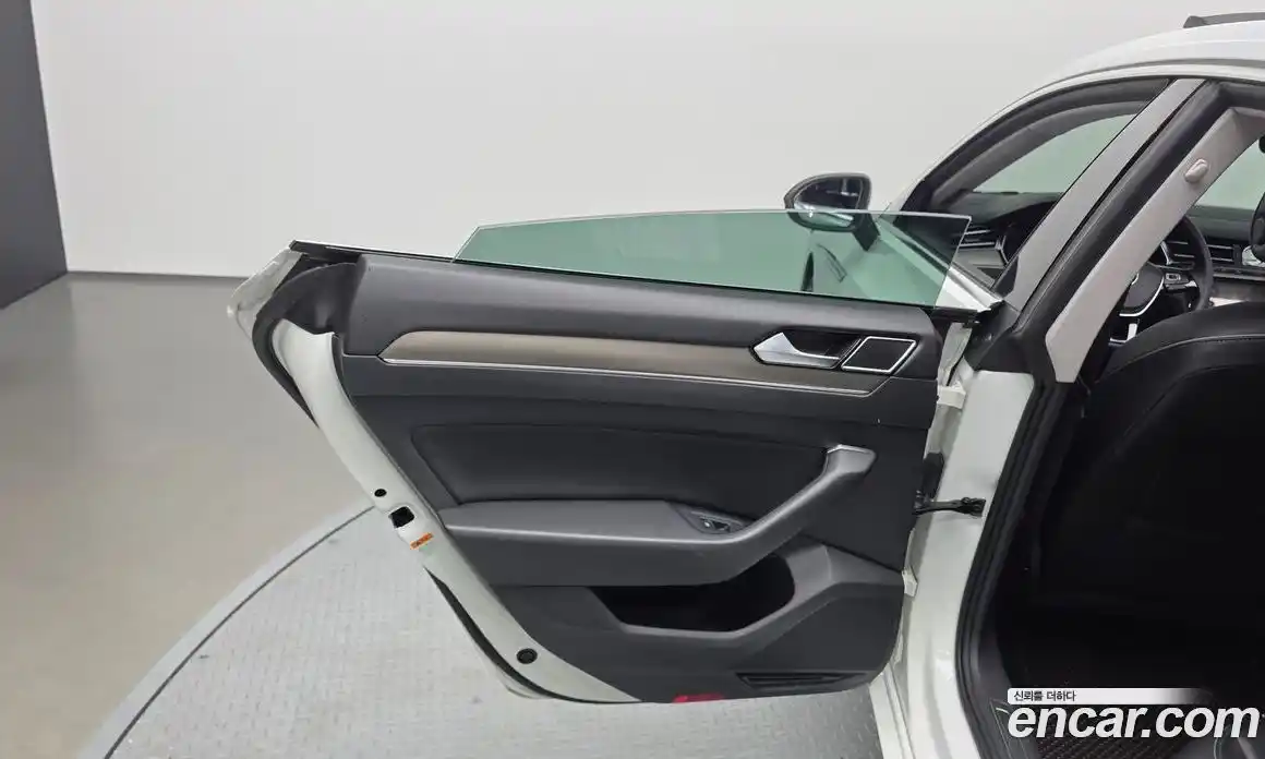 Volkswagen Arteon 2019 2.0 автомат (гидро), фото 15