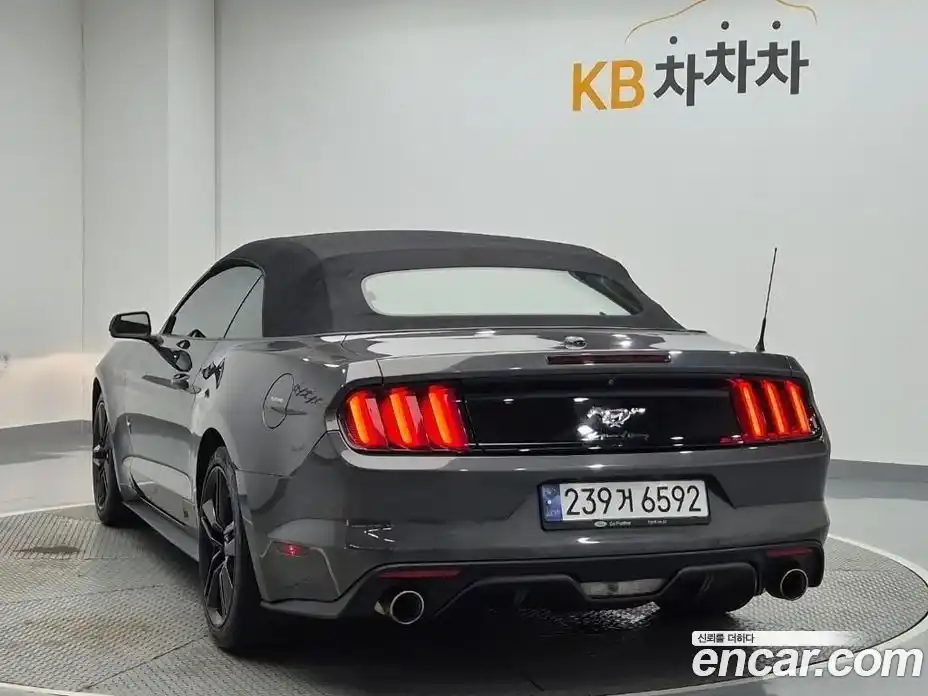 Ford Mustang 2017 2.3 автомат (гидро), фото 3