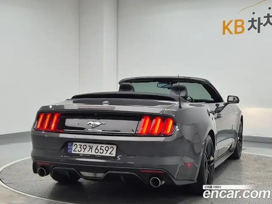 Ford Mustang 2017 2.3 автомат (гидро), фото 4