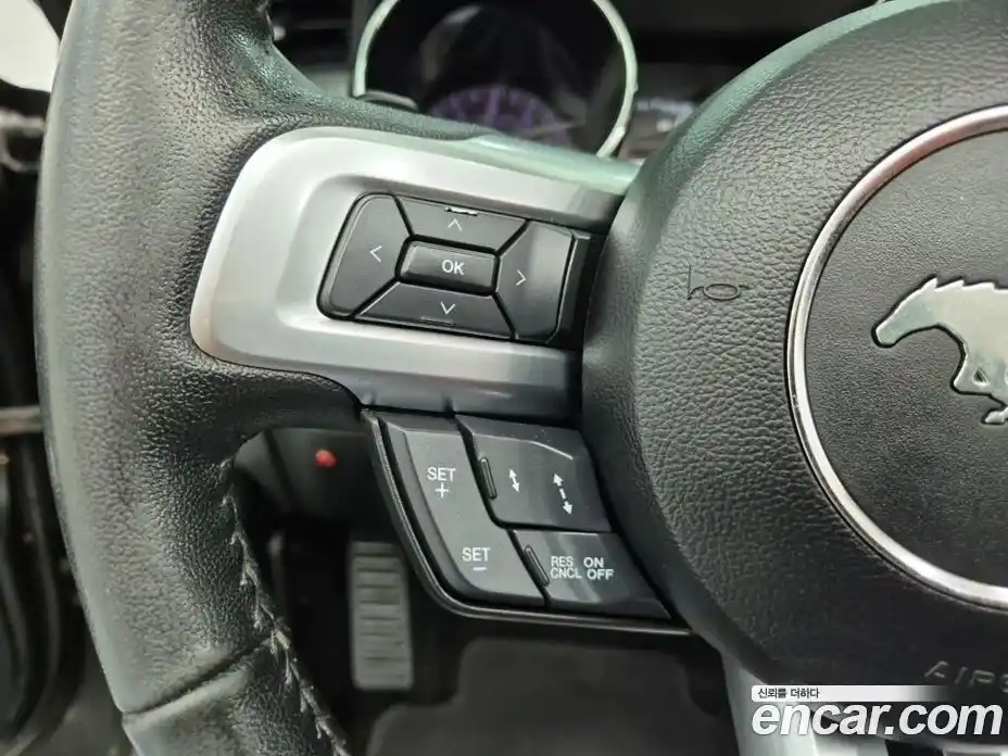 Ford Mustang 2017 2.3 автомат (гидро), фото 6