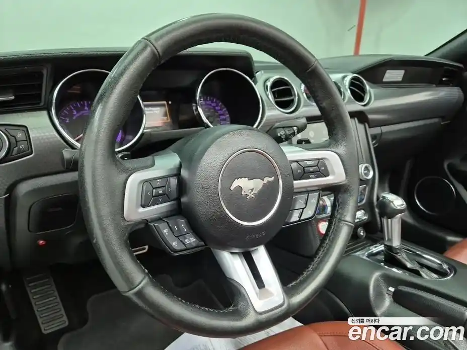 Ford Mustang 2017 2.3 автомат (гидро), фото 9
