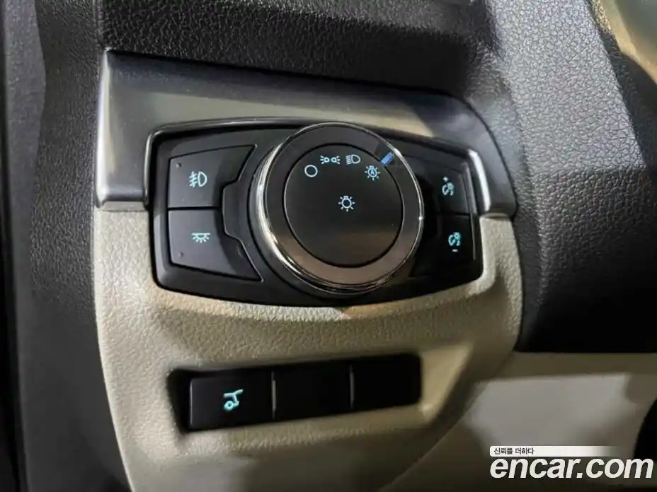 Ford Explorer 2019 2.3 автомат (гидро), фото 17