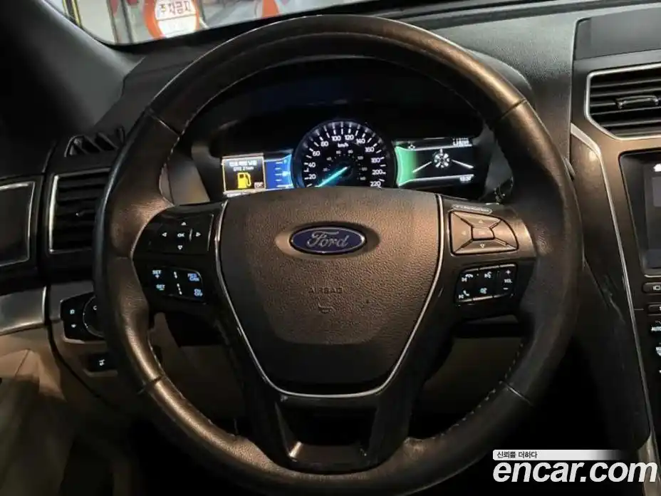 Ford Explorer 2019 2.3 автомат (гидро), фото 18