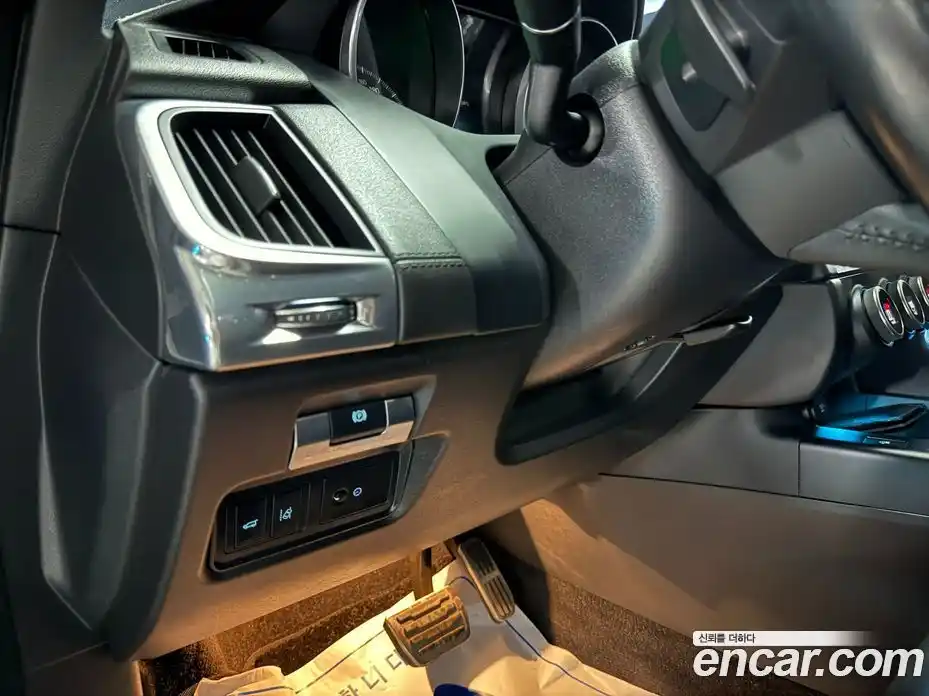 Jaguar E-Pace 2018 2.0 гидро, фото 12