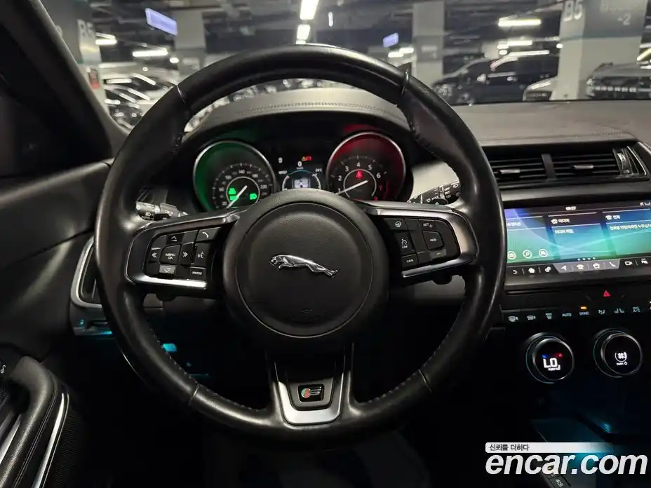 Jaguar E-Pace 2018 2.0 гидро, фото 8
