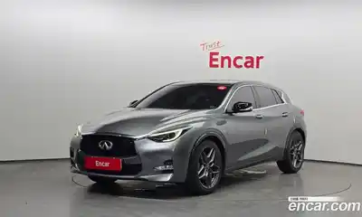 Infiniti Q30