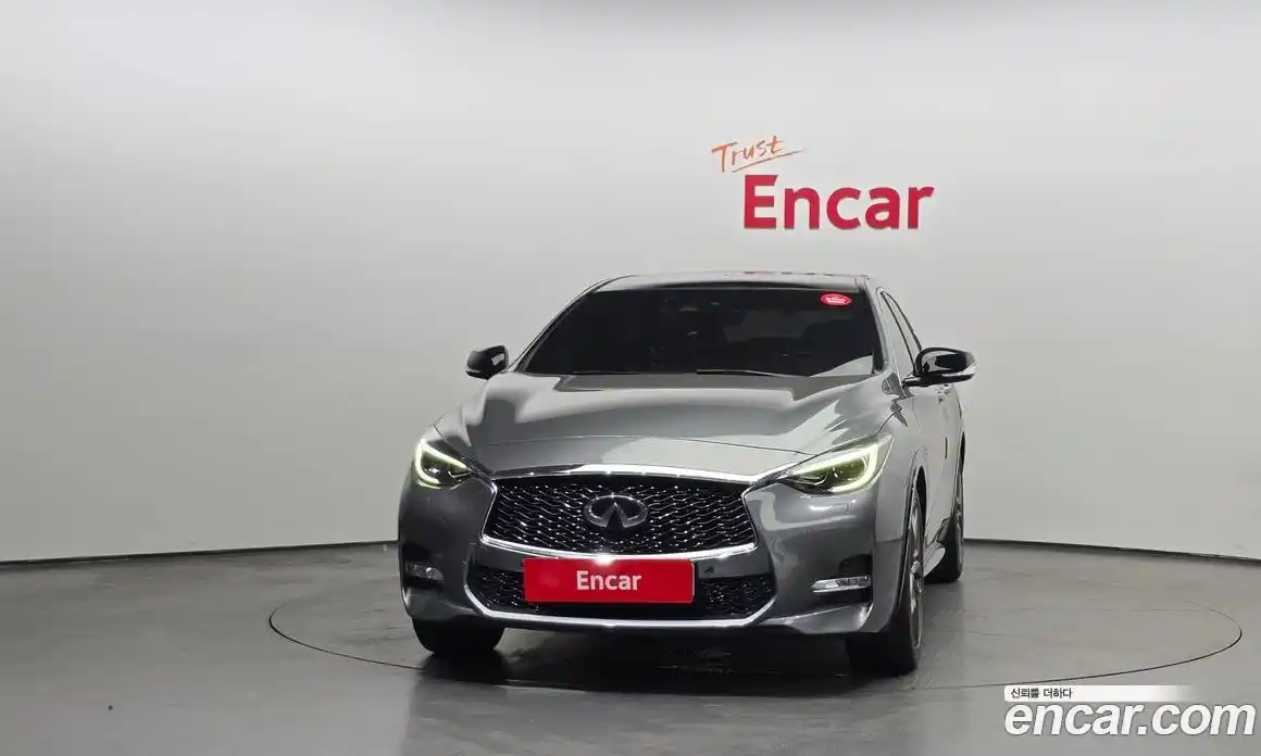 Infiniti Q30 2017 2.0 гидро, фото 3