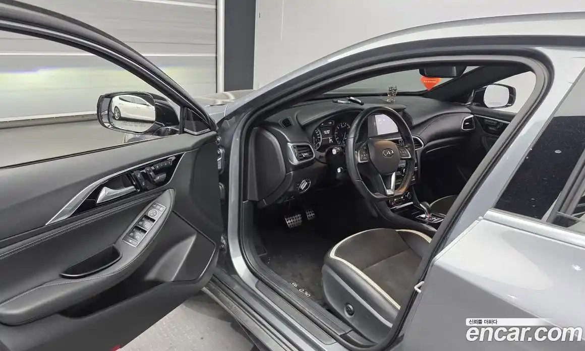 Infiniti Q30 2017 2.0 гидро, фото 10