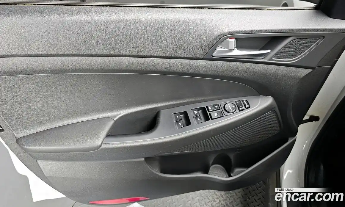 Hyundai Tucson 2017 1.6 автомат (гидро), фото 13