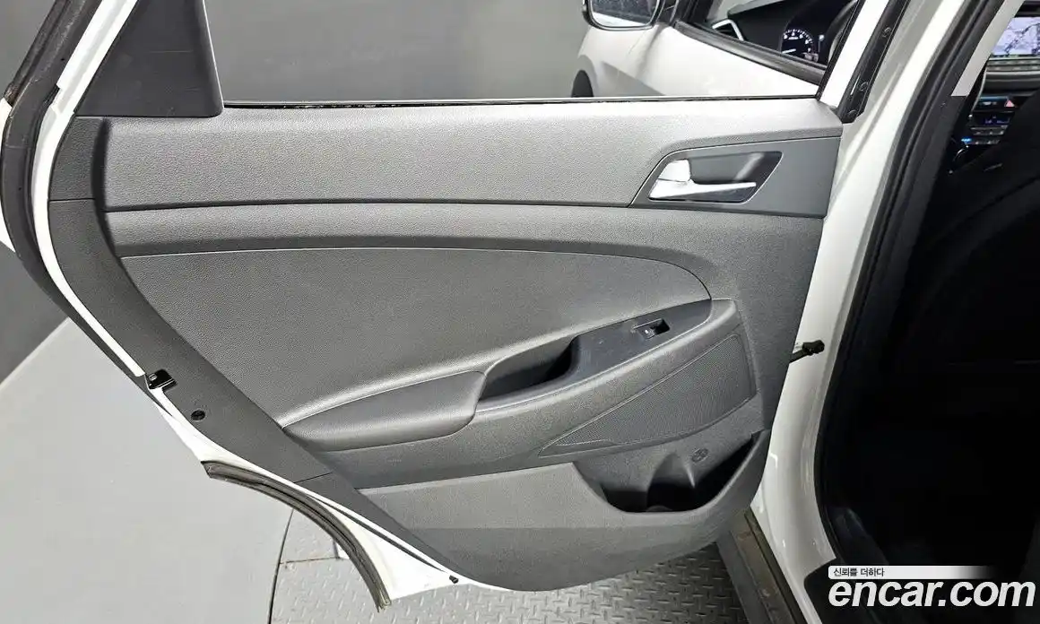 Hyundai Tucson 2017 1.6 автомат (гидро), фото 14