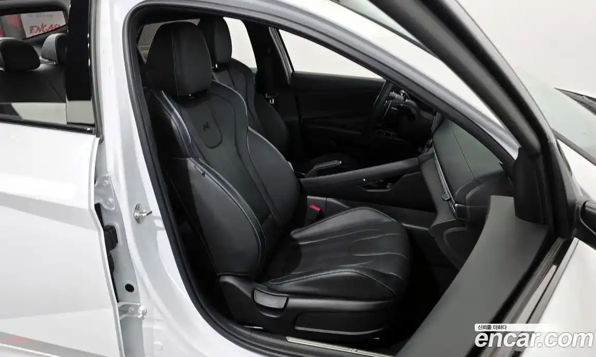 Hyundai Avante 2024 2.0 автомат (гидро), фото 12