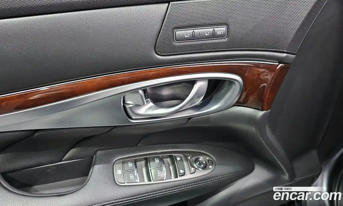 Infiniti Q70 2017 3.7 гидро, фото 18